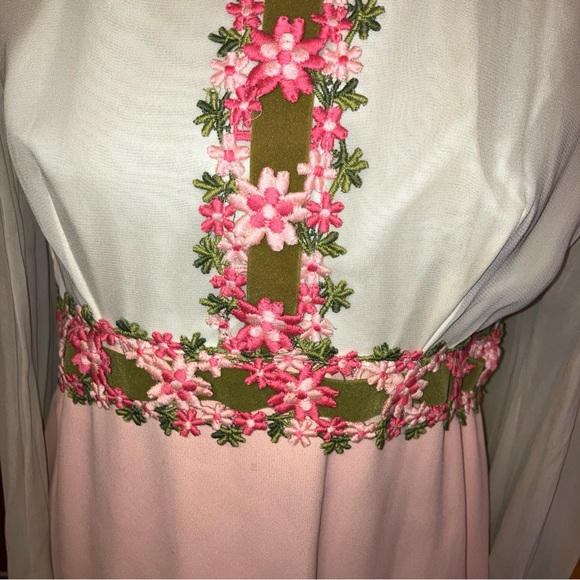 Vintage 1970s XS women’s lace floral embroidered pink & cream long sleeve dress - Picture 3 of 10